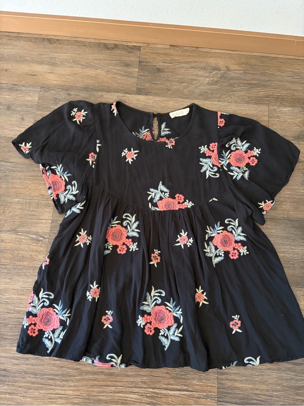 Women’s Roolee Black Babydoll Floral Embroidered Boho Spring Top Size Small - Picture 2 of 9